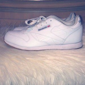 Classic all white Reebok